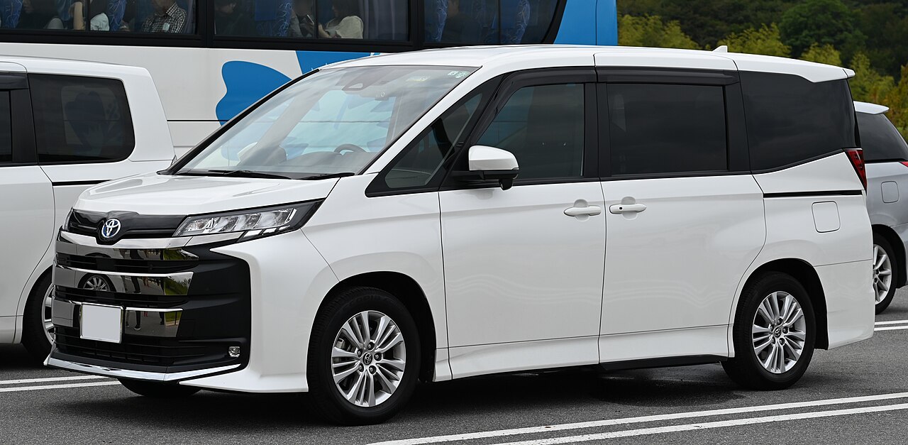 2020 Toyota Noah Standard